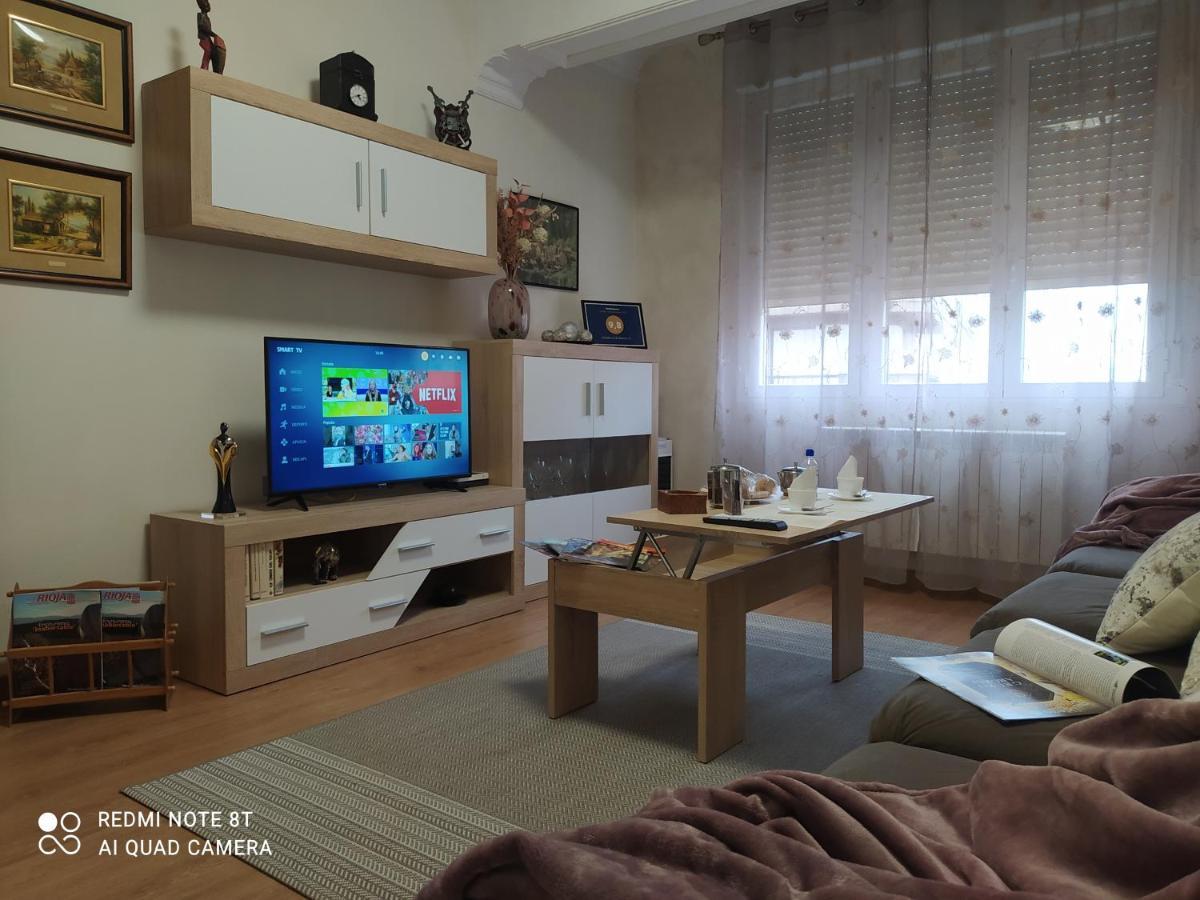 Gonzalo De Berceo 15 " Calidad-Sobrio" And " Free Private Parking " Apartment Логроньо Екстериор снимка